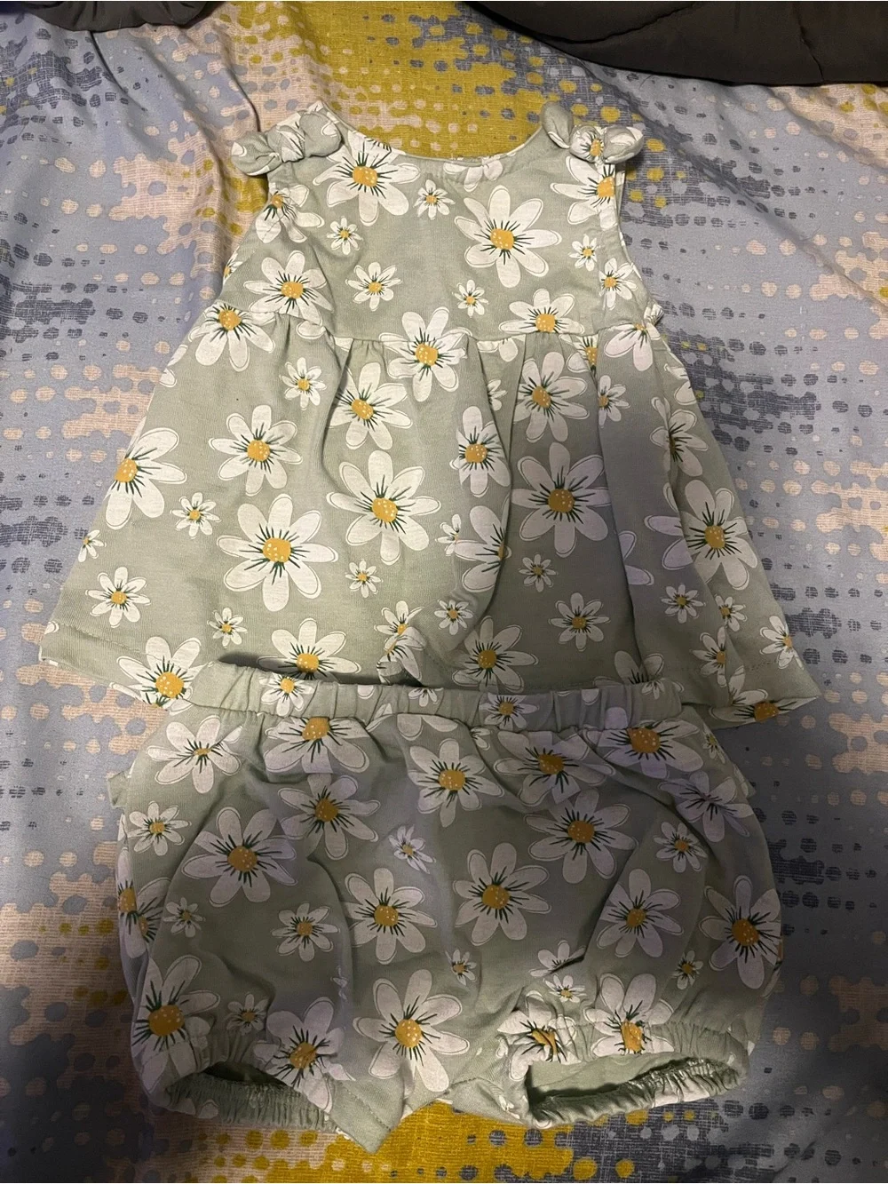 Daisy-Print Green Baby Dress & Bloomers Set 0-3 months